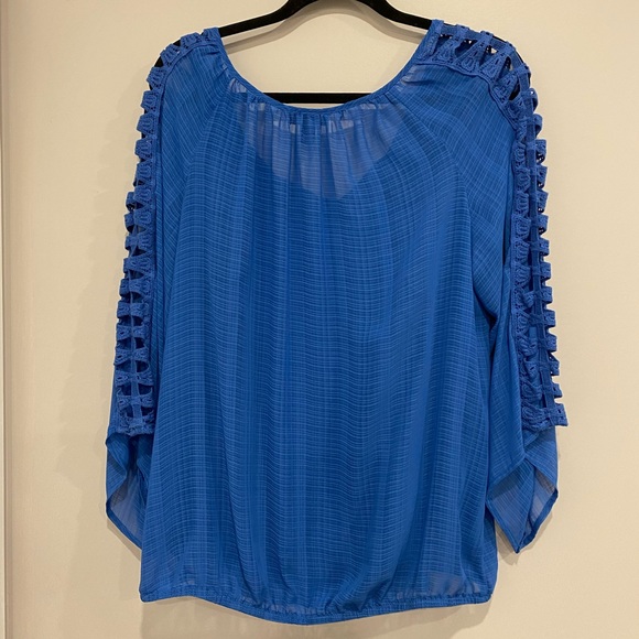 •2/$35• NWOT Alyx Sheer Blue Blouse with Matching Cami - Picture 4 of 5